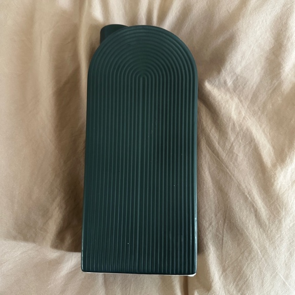 NWOT Matte Black Ribbed Vase Home Decor